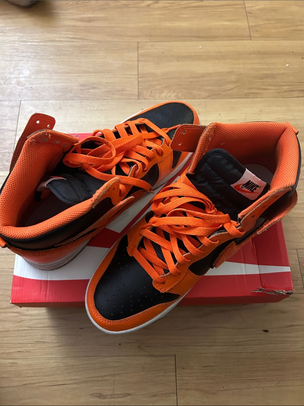 Nike Dunk Hi Retro Univ. Orange/Black High-Top Sneakers Textured Swoosh 11/9.5 - Picture 2 of 8